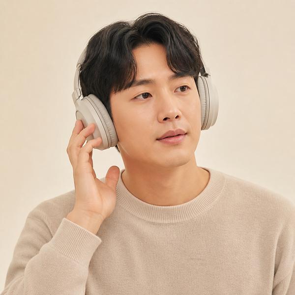 to listen — Korean: 듣다