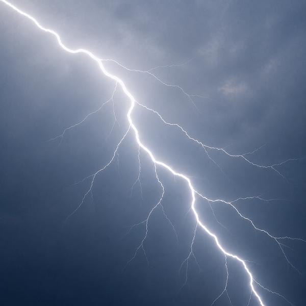 lightning — Korean: 번개